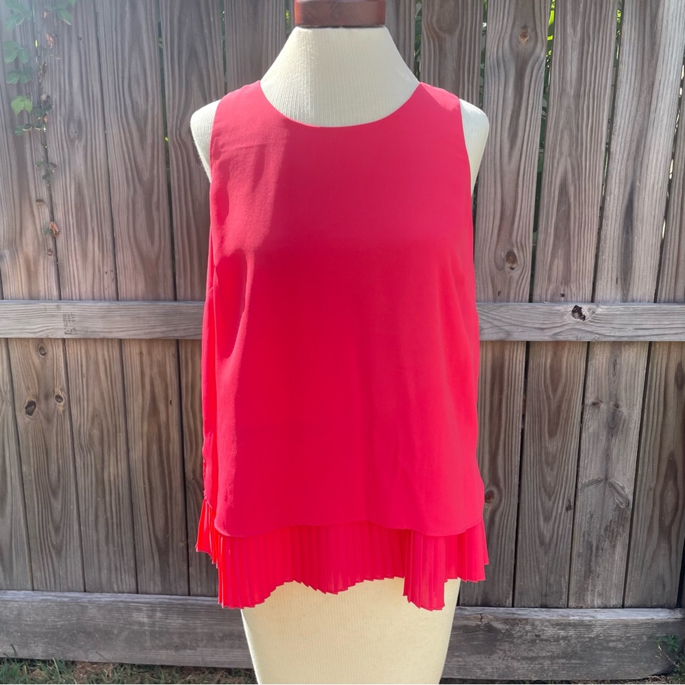 Banana Republic Blouse Women’s sz small hot pink sleeveless shirt pleated